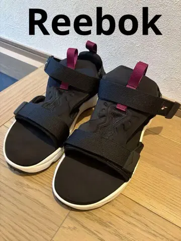 한정판 SALE 중! Reebok 스포츠 샌들 블랙/마룬