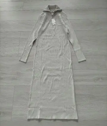 UNIQLO 하프 지퍼 니트 원피스