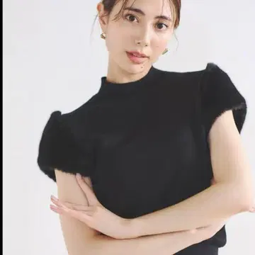 celford 숏 퍼 슬리브 니트 풀오버 블랙