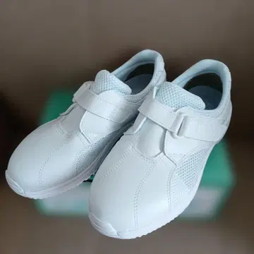 미사용 새상품 미도리 안전 간호사 신발 케어세이프티 23.5cm
