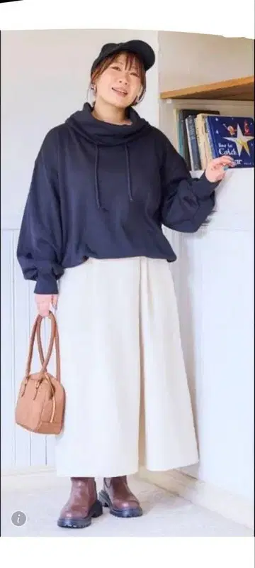 새상품 시마무라 오카다유리 3L 아이보리 스웨이드 랩 팬츠