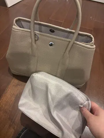 베이지 토트백 파우치 포함