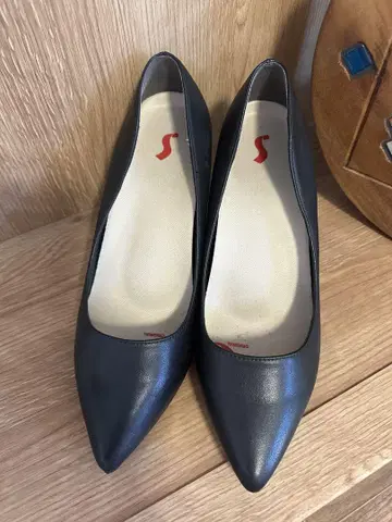 블랙 스틸레토 하이힐 24.5