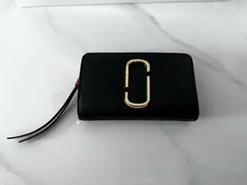 MARC JACOBS 마크제이콥스 이단 접이식 지갑 더블J 로고