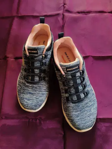 [ 새상품급 ] SKECHERS 메모리폼 스니커즈 네이비/핑크