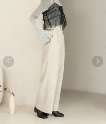 [ hinari ] 새상품 웨스트 사이드 컷 아웃 팬츠 아이보리