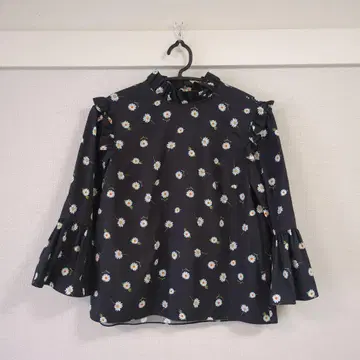 앨리스 앤 올리비아 꽃무늬 블라우스 프릴 플레어 슬리브 블랙