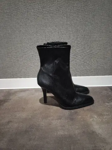 블랙 가죽 하이힐 부츠