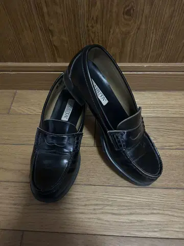 FARUTA 블랙 로퍼