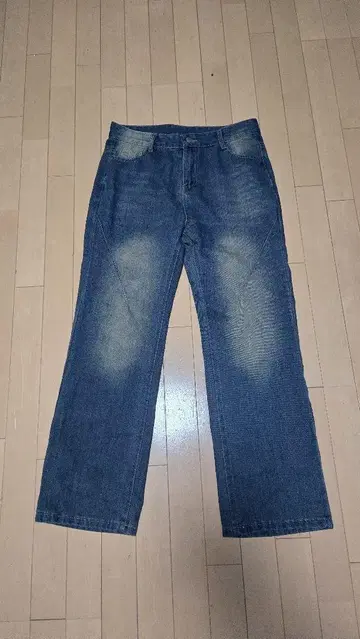 스트레이트 데님 다크 블루 페이드 가공