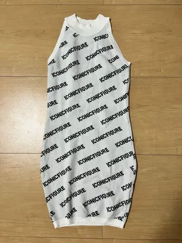 아이코닉 로고 슬리브리스 미니 원피스