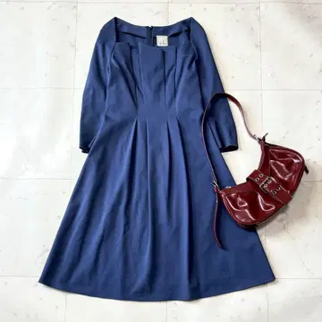 새상품급 시빌라 변형 디자인 턱 플레어 긴팔 원피스 샨탄 소재 파랑