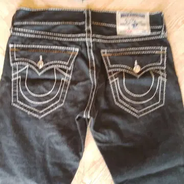 TRUE RELIGION 블랙 슬림 데님