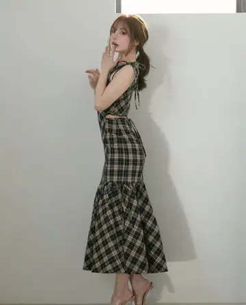 anamary 체크 무늬 슬리브리스 머메이드 드레스