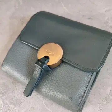 끌로에 그린 3단 폴더형 지갑