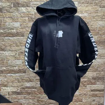 미사용 새상품 UNDEFEATED 후드티 L 사이즈 블랙