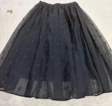 유나이티드 애로우즈 오간자 자수 플라워 스커트