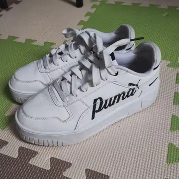 Puma 화이트 스니커즈 통굽 칼리나 23,5