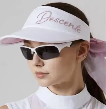 Descente 화이트 바이저 핑크 리본