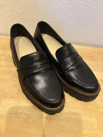 어반 리서치 블랙 로퍼 통굽