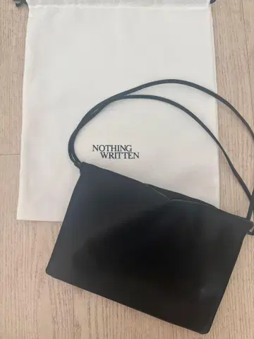 NOTHING WRITTEN 나싱 리튼 블랙 숄더백