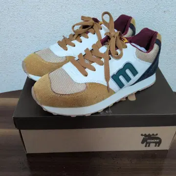 새상품 MOZ 배색 경량 스니커즈 23.5