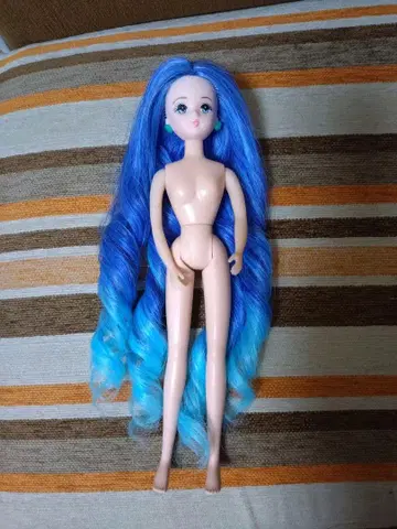 파랑에서 스카이블루 그라데이션 머리카락 인형 본체