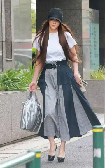 아무로 나미에 착용 FURFUR 퍼퍼 비대칭 스커트