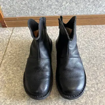 블랙 가죽 사이드 고어 부츠 트리픈 38