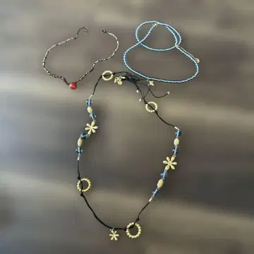 노에마 NOEMA 비즈 목걸이와 금속 참 포함 목걸이 3개 일괄