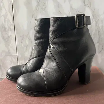 치에미하라 가죽 크로스 스트랩 부츠