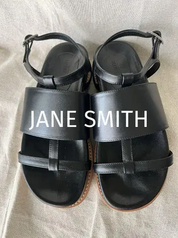 JANESMITH / 벨티드 플랫폼 샌들