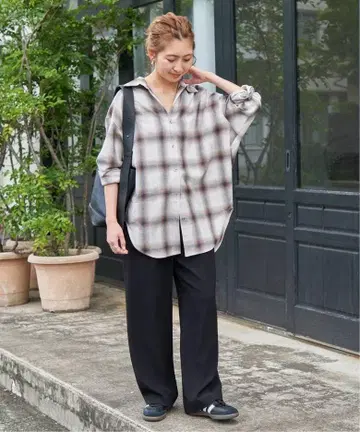택 포함 새상품 실키 드레이프 턱 스트레이트 팬츠