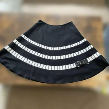 M's GRACY 플레어 스커트 스트라이프 패턴 블랙