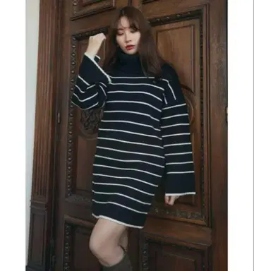 하립투 스트라이프 터틀넥 니트 원피스 드레스