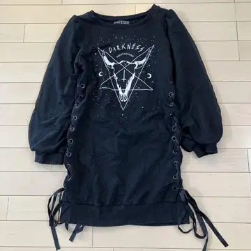 9.24 헬캣펑크 본 패턴 맨투맨 티셔츠 블랙 리본 F