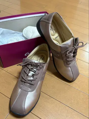브라운 워킹화 합성 피혁