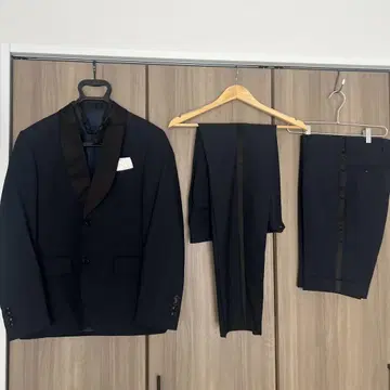 와타베 웨딩 x 빔즈 턱시도