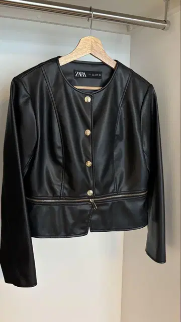 ZARA 블랙 크롭 자켓 L