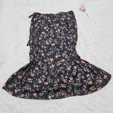 새상품급 슬로브 이에나 [ FREE ] 꽃무늬 랩 스커트 롱