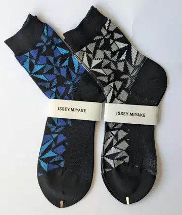 ISSEY MIYAKE 기하학 패턴 삭스 2족 세트