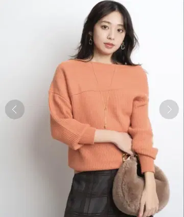 JUSGLITTY 오프숄더 아지메 니트
