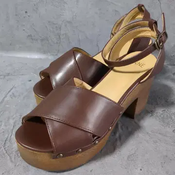 [JANNE] (L) 앵클 스트랩 통굽 브라운 뮬