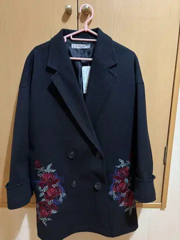 이즈스칼라 자켓 코트