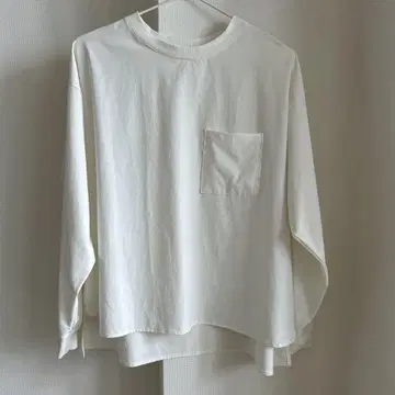 OURHOME 아워홈 탄력감 소재의 깔끔한 풀오버