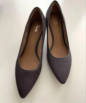 Clarks 송치 펌프스 스틸레토 24 다크 그레이
