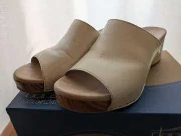dansko maci 아이보리 38 샌들