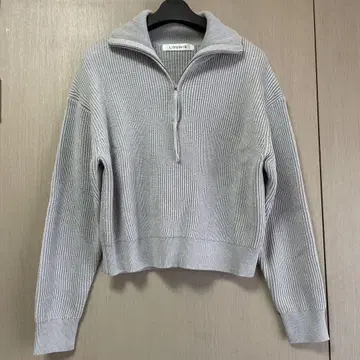 하프 지퍼 풀오버 그레이 숏 기장 골지 니트