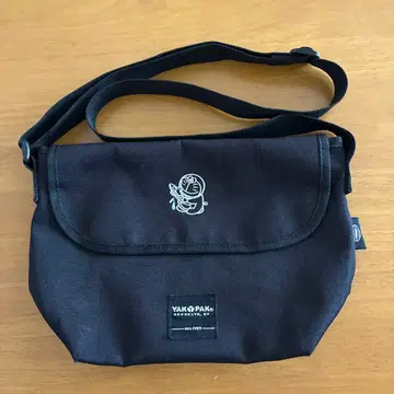YAK PAK 숄더백 도라에몽 블랙