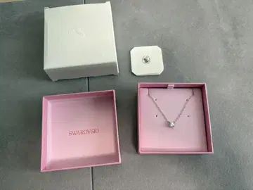 새상품급 SWAROVSKI 목걸이 지르코니아